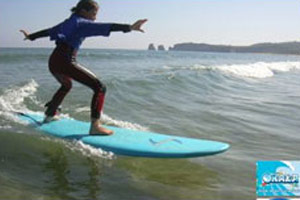 Practicando surf