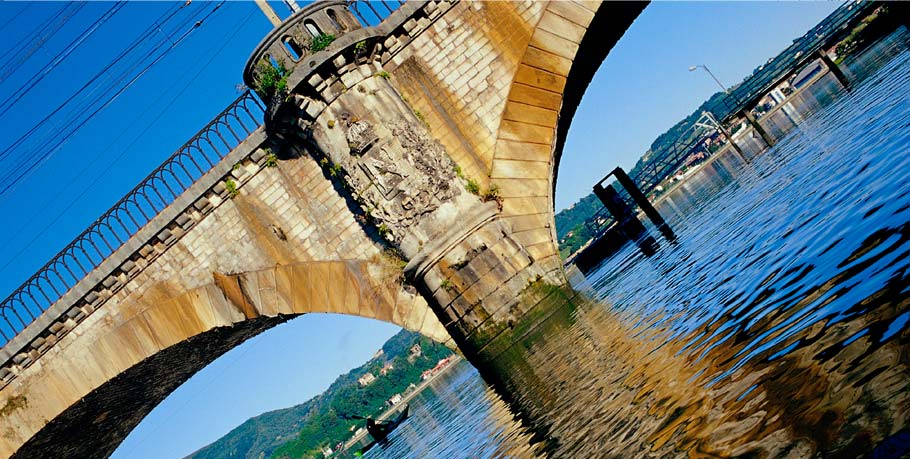 Rio Bidasoa, puente internacional